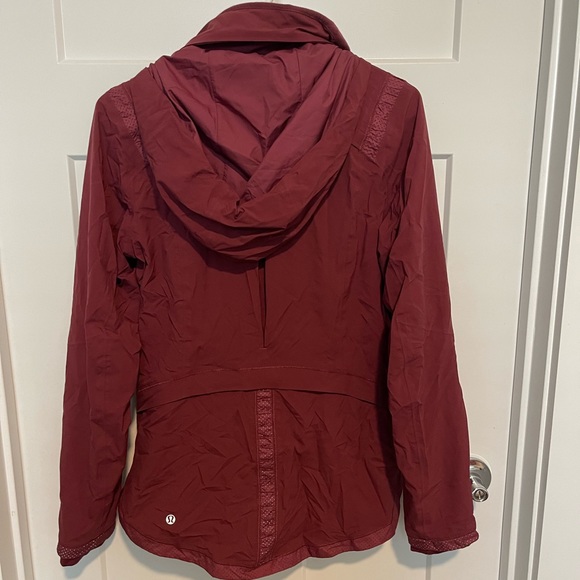Lululemon jacket (burgundy) - Picture 2 of 2